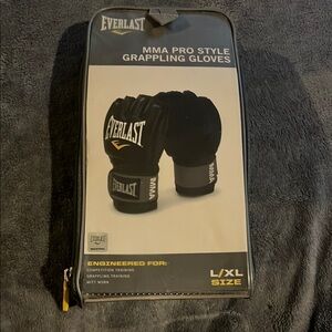 Everlast Black MMA Grappling Gloves